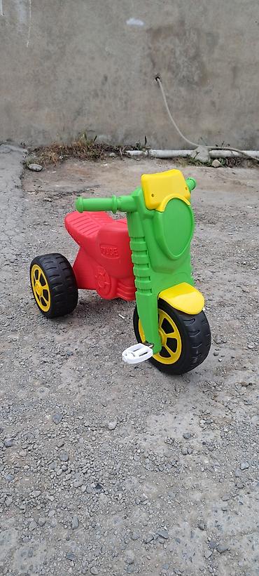 musiqili yeni il oyuncaqları: Uşaq üçün pedallı üçtəkərli motosiklet oyuncağı - Rənglər: yaşıl-sarı — 5