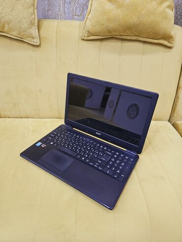 sto za laptop: Acer 15.6 ", Intel Core i3, 512 GB