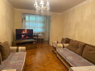 mebel dəsti: 2 divan + 2 kreslo. İstikbal firması