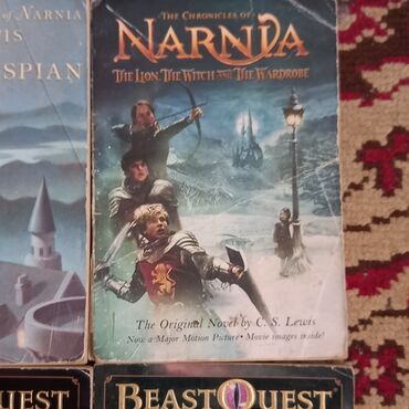 İngilis dili: İngilis dilində nağıllar və əfsanələr kitabları - Sayı 9 ədəddir. - — 11