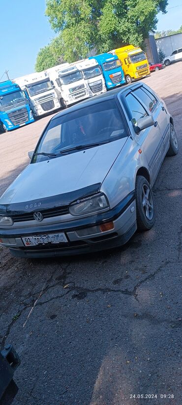 корейские машины: Volkswagen Golf: 1992 г., 1.8 л, Механика, Бензин, Хэтчбэк
