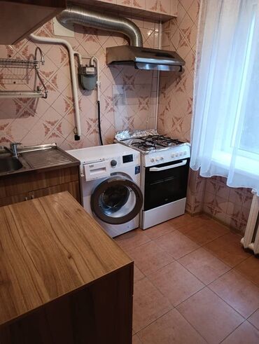 кайынды квартиры: 2 комнаты, 44 м², Индивидуалка, 4 этаж, Старый ремонт