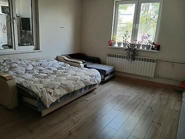 продаю дом в новониколаевке: Сдаю дом 🏠 в Ново-покровке . Три большие комнаты, кухня, ванна — 4