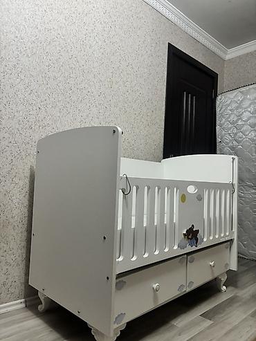 alibebe besik: Oğlan və qız üçün, İşlənmiş, Dördbucaq, Beşik, Dəstsiz, Matras ilə, Yellənmə mexanizmsiz — 1