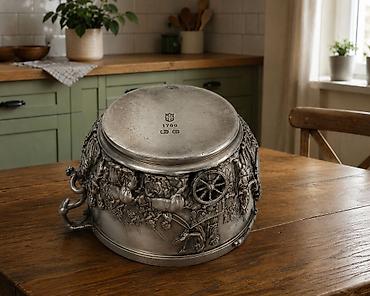 Көркөм өнөр жана коллекциялоо: Чаша .Серебро. Примерно 1750 год. нужна оценка. Вес 1500гр. фигурки — 1