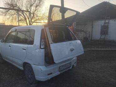 Nissan: Nissan Cube: 2000 г., 1.3 л, Автомат, Бензин, Хэтчбэк