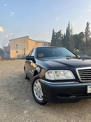 oka masini: Mercedes-Benz C-Class: 2.4 l | 2000 il Sedan — 3