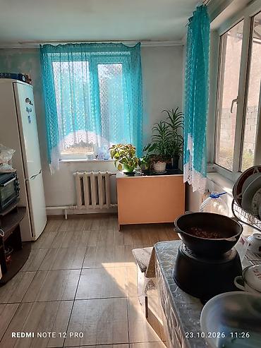 104 с: Сдается полдома без хозяина в жилмассиве Кырман.Со всеми условиями — 2