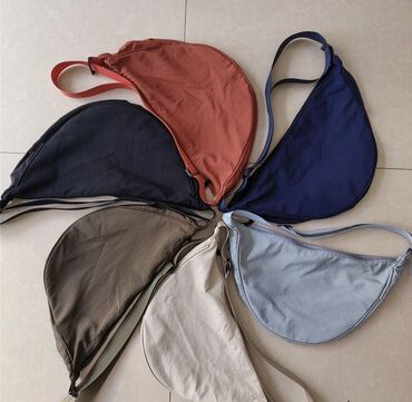 спартивний сумка: Сумка под Uniqlo, цена 450 сом, самые удобные и практичные, цвета