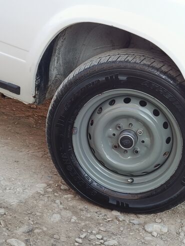 VAZ (LADA): VAZ 2107, ağ rəng, sedan kuzov. - Xarici görünüş: ağ boya, xromlu ön — 16