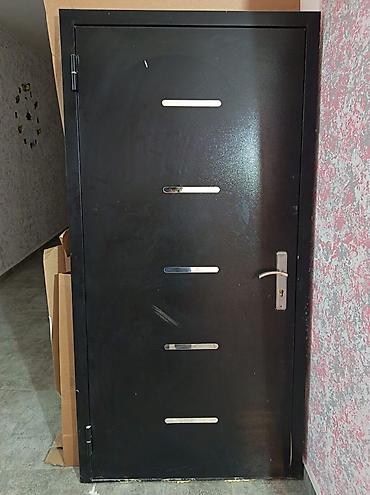 Metall giriş qapısı - Rəng: mat qara - Material: polad/məlul metal