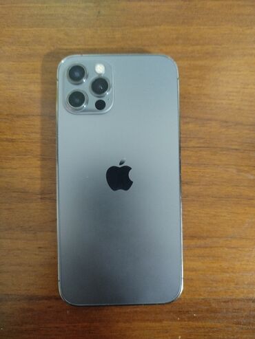 Apple iPhone: IPhone 12 Pro, Б/у, 256 ГБ, Графит, Чехол, 75 % — 2