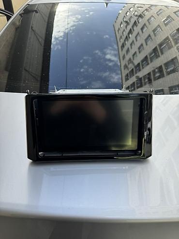 Продам оригинальную штатную магнитолу с экраном от Toyota Corolla