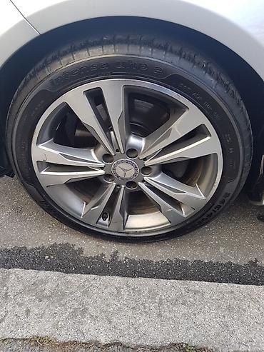 silikonska traka: Prodaju se alu felne za Mercedes-Benz sa montiranim pneumaticima — 1