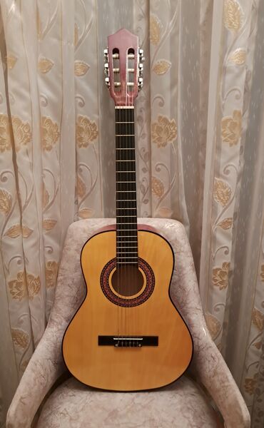 Gitaralar: Klassik gitara, Akkord, İşlənmiş, Pulsuz çatdırılma