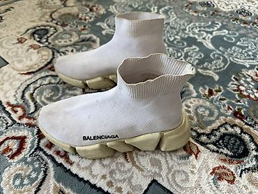 Вечерние платья: ВСЁ ЗА 5000 сом
Платье на кыз узатуу одевала только 1раз размер С-М — 18