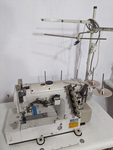 машинка прямой строчка: Швейная машина Jack, Распошивальная машина, Автомат