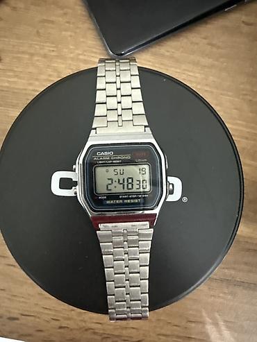 Casio rəqəmsal qol saatı - Korpus: klassik kvadrat dizayn