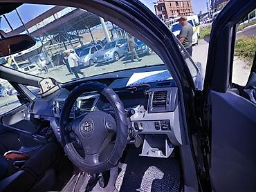машины китайские: Toyota Voxy: 2004 г., 2 л, Автомат, Бензин, Минивэн — 6