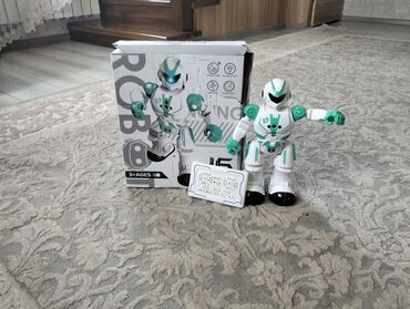 игрушки буу: Робот с пультом управления хороший использовали один раз продаем
