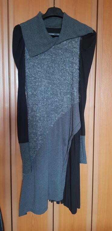 duga elegantna haljina: Haljina NOVA iz Italije, sivo crnog pamuka i trikotaznih detalja