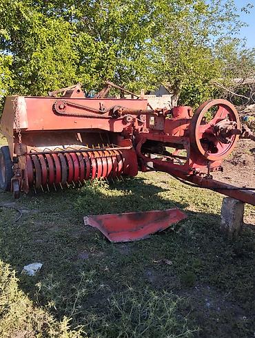 Traktorlar: Belarus MTZ-82.1 traktor Xüsusiyyətlər: - 4x2 təkər formulu, ön — 7