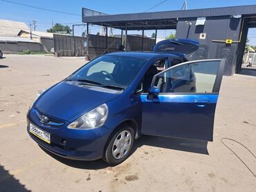 Honda: Honda Fit: 2002 г., 1.3 л, Вариатор, Бензин, Седан