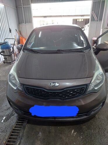 07 satsi: Kia Rio: 1.4 l | 2013 il Sedan