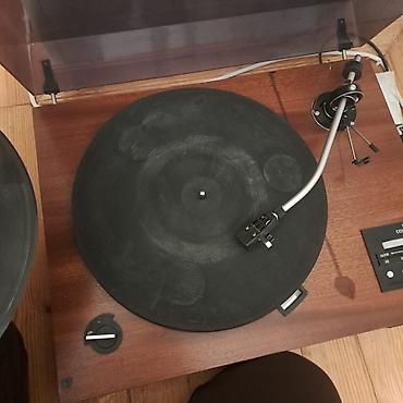 ikinci el dvd: Vinil plastinkalar üçün elektrikli pikap - Korpus: taxta (klassik — 4