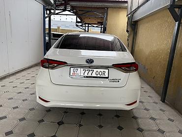 Toyota: Toyota Corolla: 2022 г., 1.8 л, Автомат, Гибрид, Седан — 4
