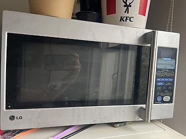 Микроволновая печь LG (модель MS-2042DS/близкая серия, судя по панели)