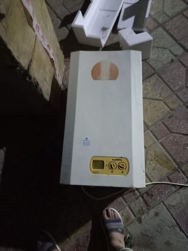 konbi yuyan: Pitiminutka temiri - Rəqəmsal idarəetmə paneli: kiçik LCD ekran və