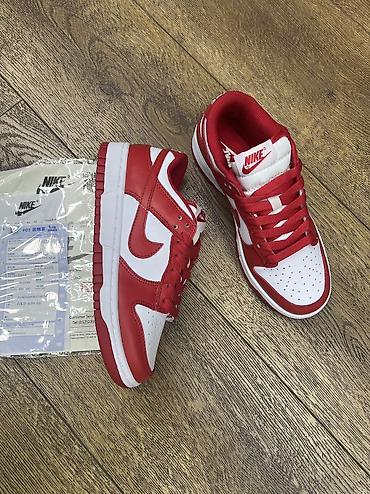 krosovkalar: Xanımlara özel Nike qırmızı modeli — 1