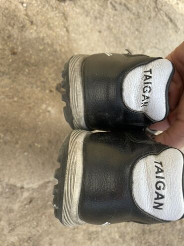 книги чингиза айтматова: Футбольные бутсы TAIGAN - Бренд: TAIGAN (логотип на пятке и язычке) -