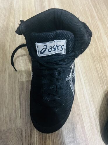 Детская обувь: Məhsul: ASICS güləş ayaqqabısı - Rəng: Qara, gümüşü loqo və detallar