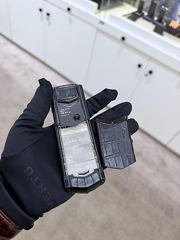 Vertu: Vertu 4 GB, rəng - Qara, Düyməli — 17
