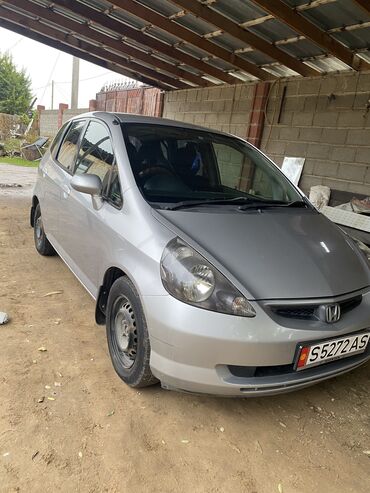 машина на запчасти: Honda Fit: 2002 г., 1.3 л, Вариатор, Бензин, Хэтчбэк