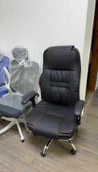 Ofis və oyun kresloları: Yeni, Təkərli, Qolları tənzimlənir, Dəri — 24