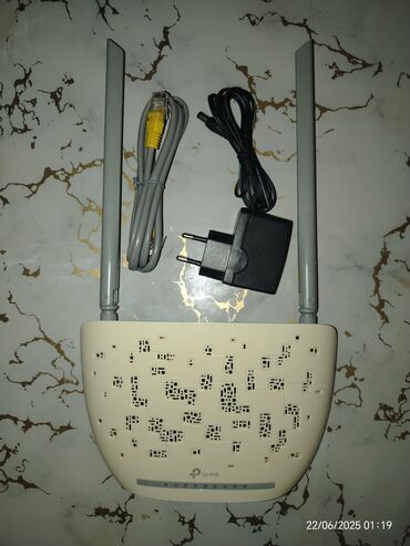 modem outdoor: Madem tam ideal vəziyyətdədir. 2 antenadır. TP-link firmasına