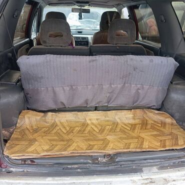 Mitsubishi: Mitsubishi Space Wagon: 1997 г., 2 л, Механика, Бензин, Хэтчбэк — 14