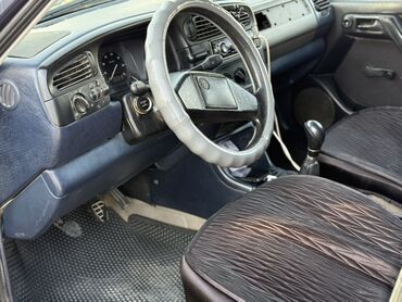 Volkswagen: Volkswagen Vento: 1992 г., 1.8 л, Механика, Бензин, Седан — 12