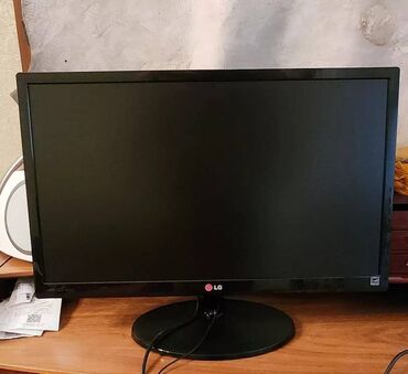 Monitorlar: Lg flatron 23ea53t-p. Vəziyyəti normaldır. İşlənmişdir. Ölçüsü 23