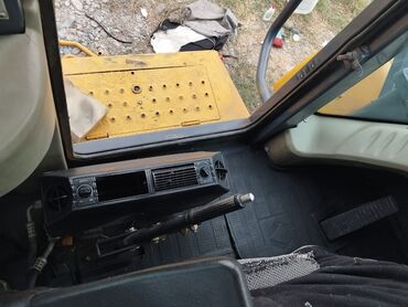 Погрузчики: Погрузчик, XCMG, 2016 г., Колесный, Фронтальный — 8