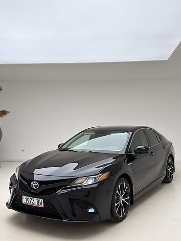 Toyota: Toyota Camry: 2020 г., 2.5 л, Вариатор, Гибрид, Седан — 2