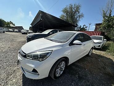 2022: Chery Arizzo 3: 2022 г., Бензин, Седан — 3
