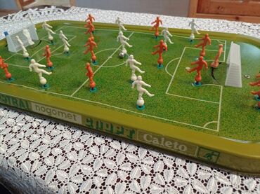 qəpik pullar: 1990cı illərin stol üstü futbol oyunu