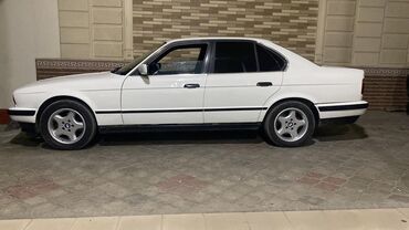 экран бмв: BMW 5 series: 1989 г., 3 л, Механика, Бензин, Седан