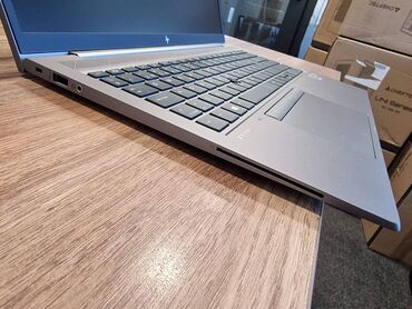 HP: Intel Core i7, 32 GB OZU, 15.6 " — 1