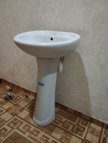 moydadir islenmis: Tulpan moydadir (umivalnik)ela vəziyyətdədir heç bir problemi yoxdur