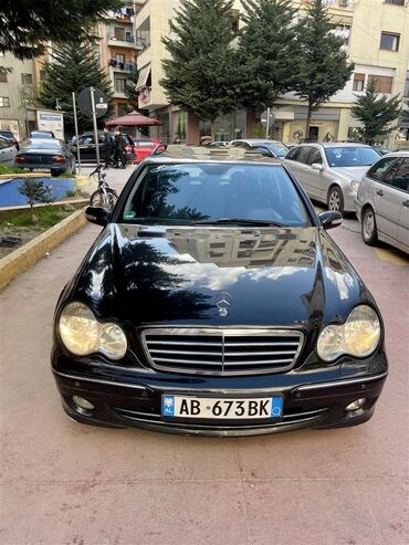 Οχήματα: Mercedes-Benz 220: 2.2 l. | 2004 έ. Πολυμορφικό